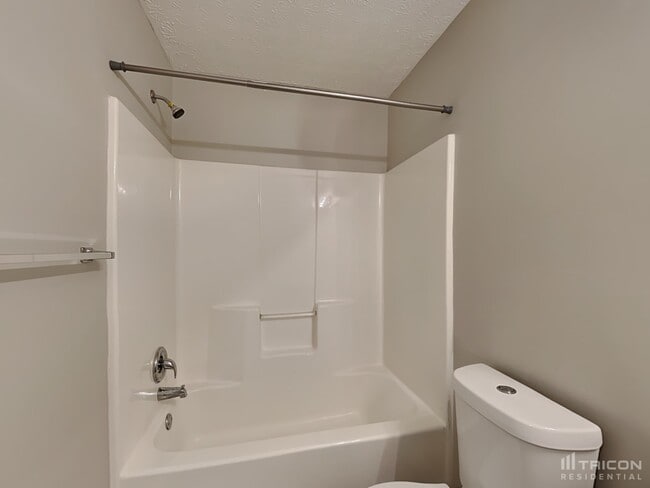 Building Photo - 105 Drury Ln