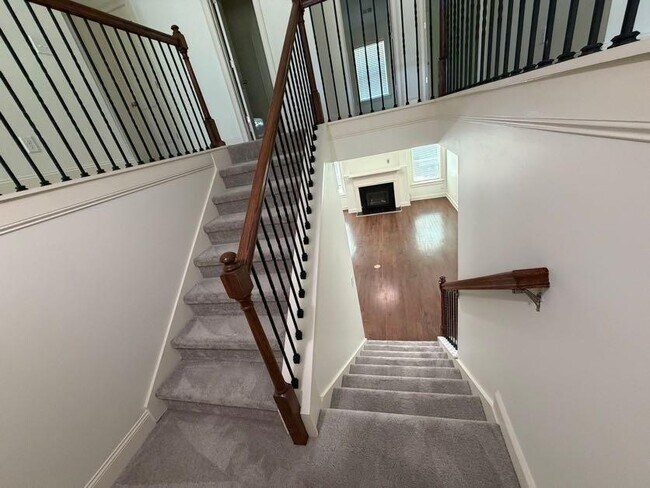 Building Photo - 4805 Carriage Bridge Ln