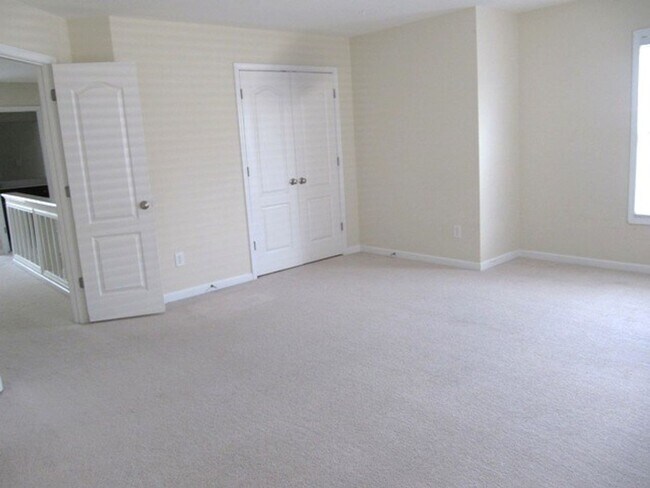 Building Photo - COMING SOON!!! One Month Free Rent ! Discover your new haven! This home offers a perfect blend of...