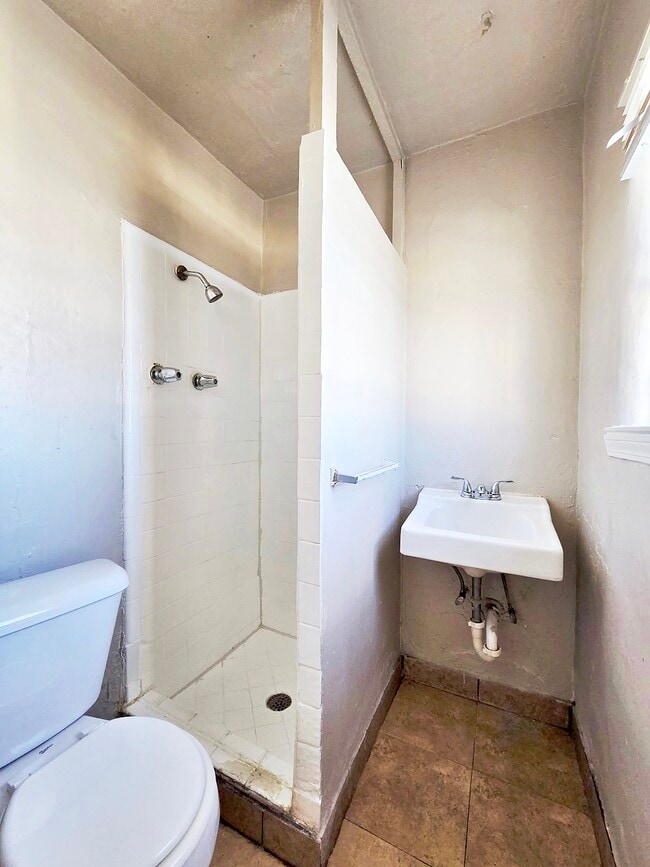 Building Photo - 1114 El Paso St