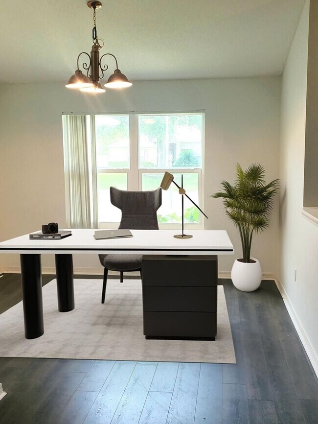 Building Photo - Well cared for 3 Bedroom, 2 Bath Home in C...