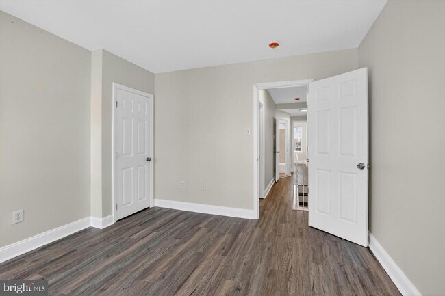 Building Photo - 1729 N Bambrey St