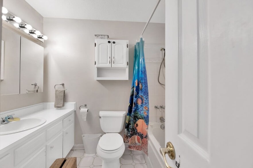 Building Photo - 1126 Coral Dr