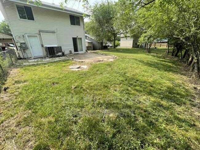 Building Photo - 411 Far Hill Dr