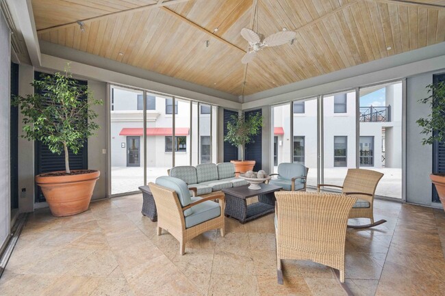 Building Photo - "Luxurious 3-Bed Sarasota Penthouse with S...