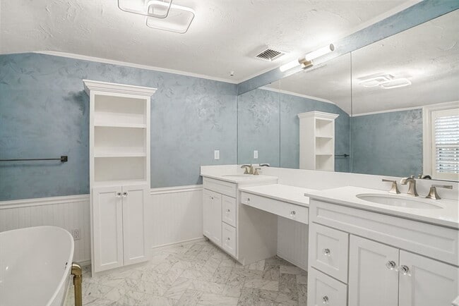 Building Photo - 28 Exmoor Rd