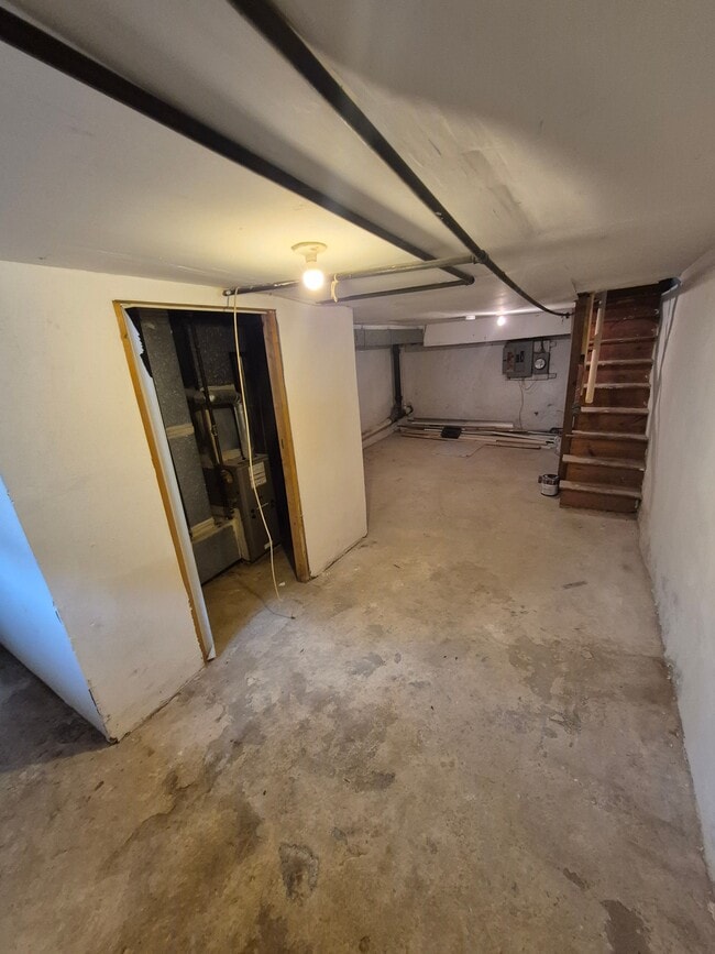 Building Photo - 2210 Greenwich St