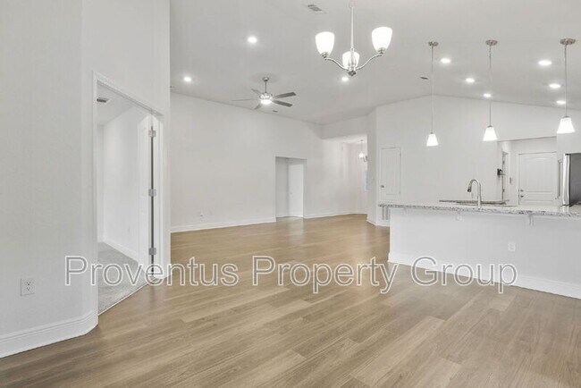 Building Photo - 2419 Privet Berry Dr
