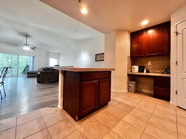 Building Photo - Beautiful Condo in South Fort Collins