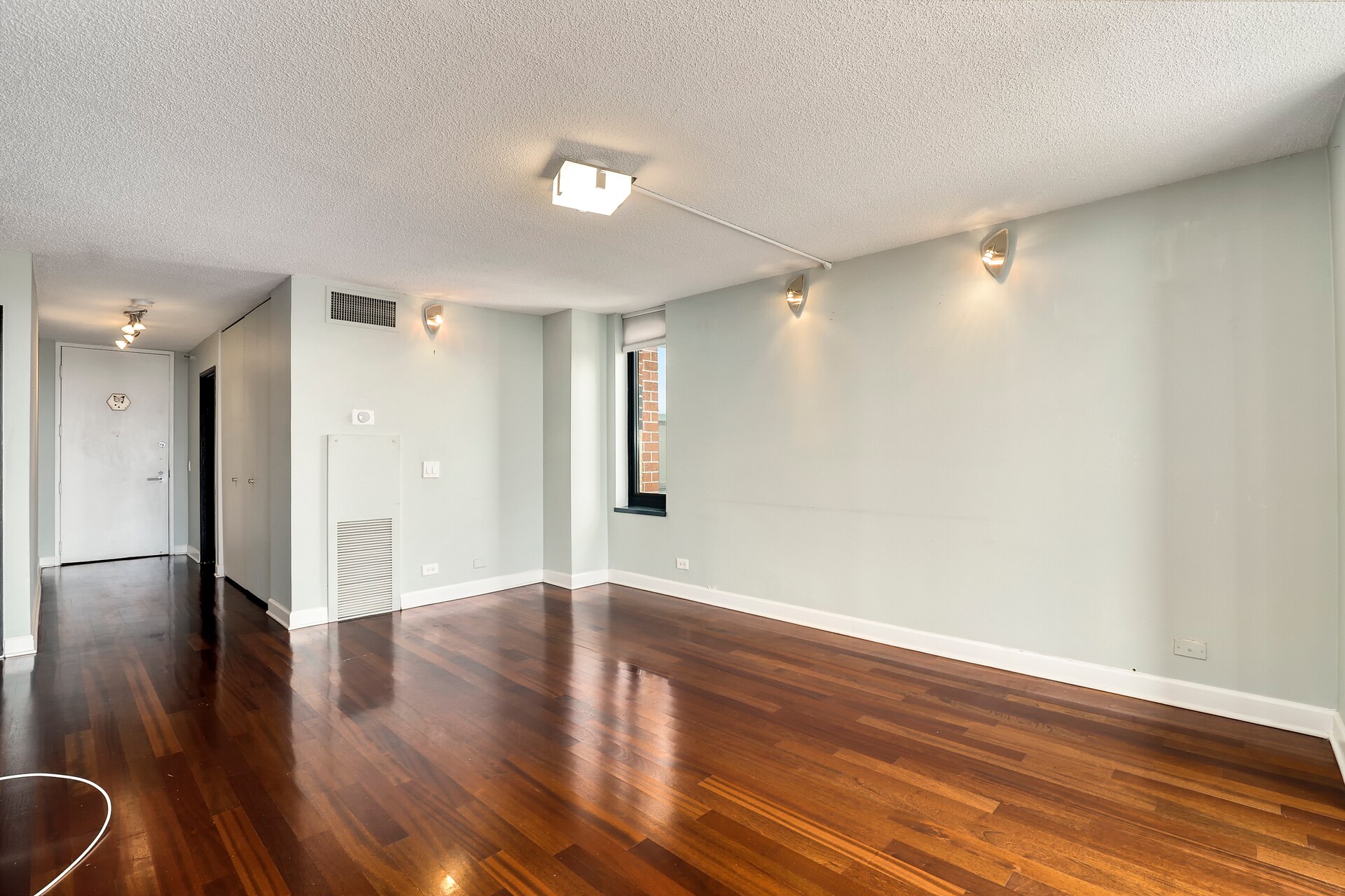 Living room entrance - 3660 N Lake Shore Dr