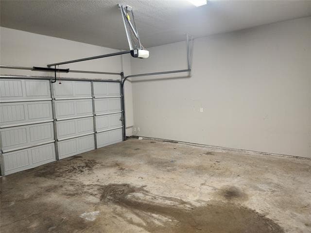 Building Photo - 1300 Pebblebrook Dr