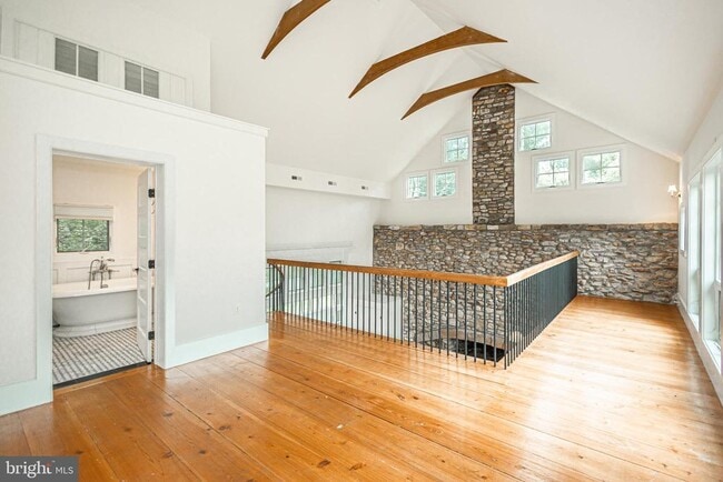 Building Photo - 6054 Honey Hollow Rd