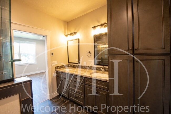 Building Photo - Garrison Duplex