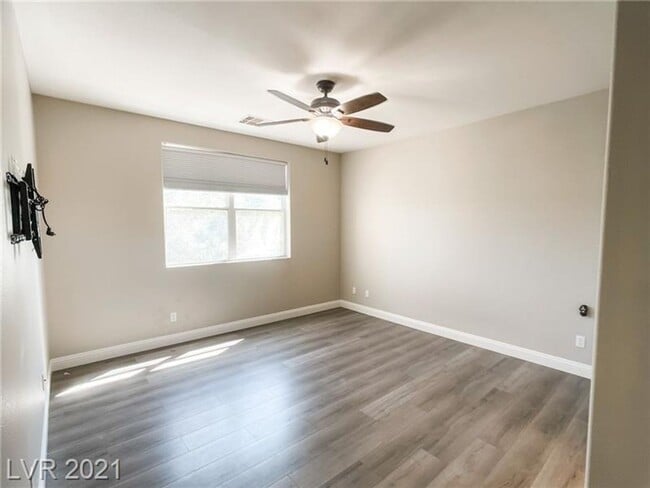 Building Photo - Coming Soon 8/1/25 - Beautiful Summerlin P...