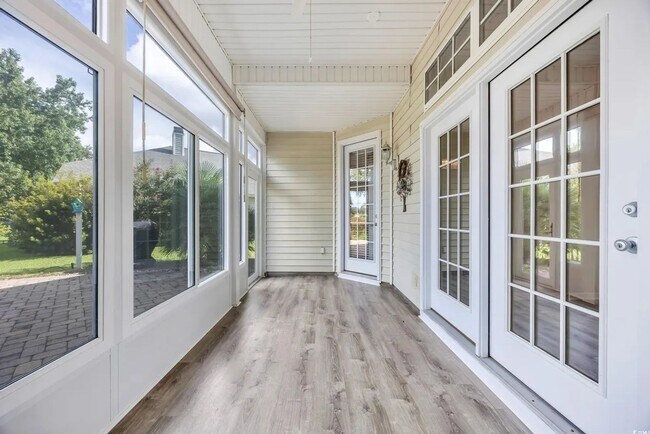 Building Photo - 414 Carriage Lake Dr