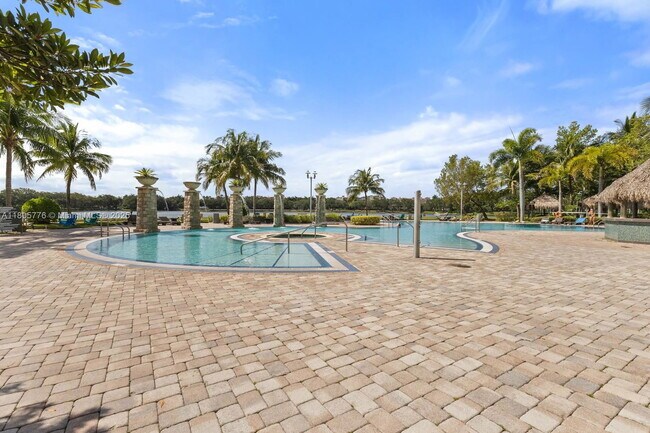 Building Photo - 2641 N Flamingo Rd