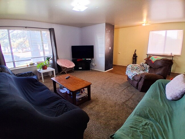 Building Photo - 1728 N 550 W