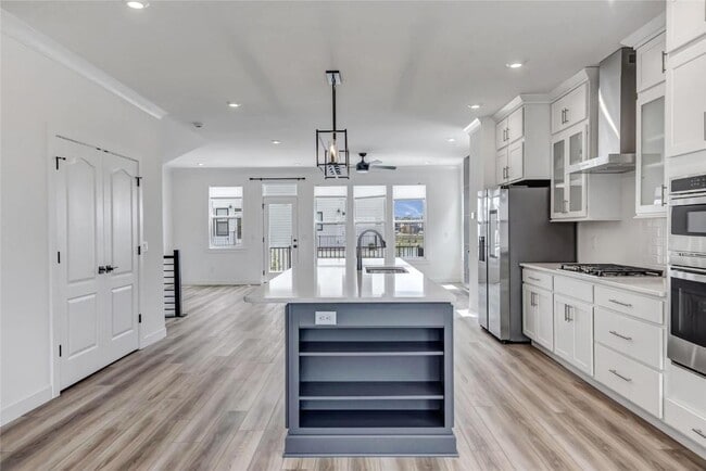 Building Photo - 16507 Honey Locust Dr