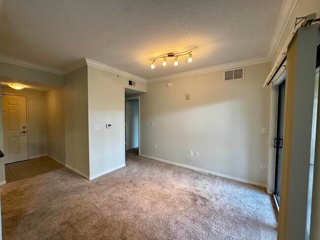 Building Photo - 4907 Midtown Ln