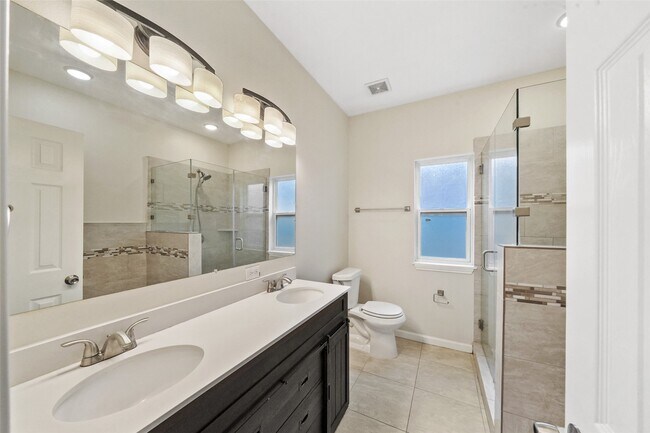 Building Photo - 16918 Glenheath St