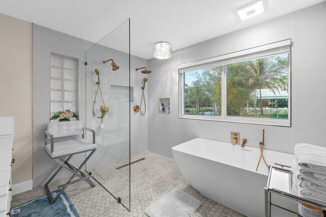 Building Photo - 15161 Collecting Canal Rd