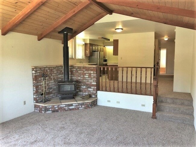 Building Photo - Downtown SLO 3 Bedroom / 2 Bath / 2 Car Garage