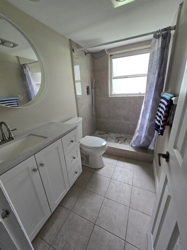 Building Photo - 3800 Oaks Clubhouse Dr