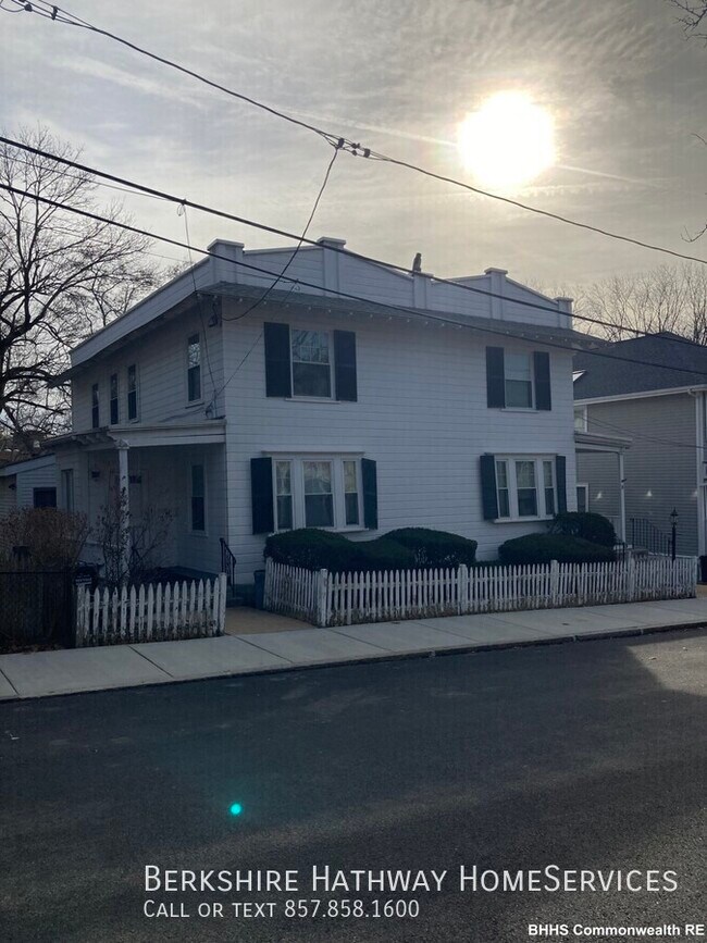 Building Photo - 38 Park Ave