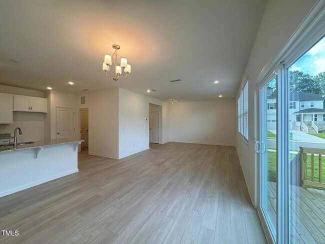 Building Photo - 701 Kerry Cattle Dr