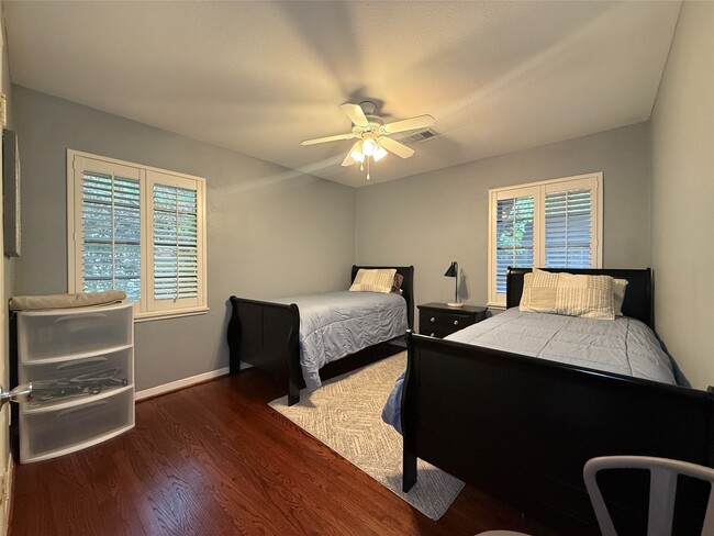 Building Photo - 3411 Linkwood Dr