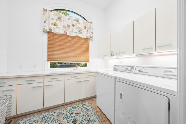 Building Photo - 2525 S Ocean Blvd