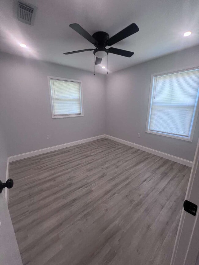 Building Photo - 19 Eglin St
