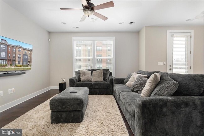 Building Photo - 44735 Medway Ter