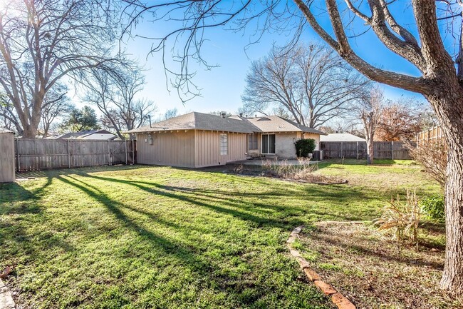 Building Photo - 9306 Forest Hills Blvd