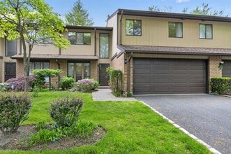 Building Photo - 36 Wimbledon Dr