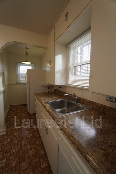 Building Photo - 1416 Elm St