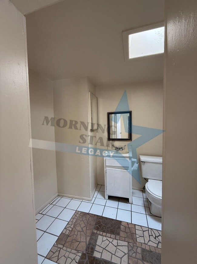 Building Photo - 316 Augustine Ave