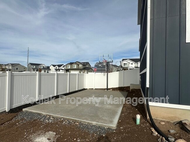 Building Photo - 1028 E Bigelow Ave