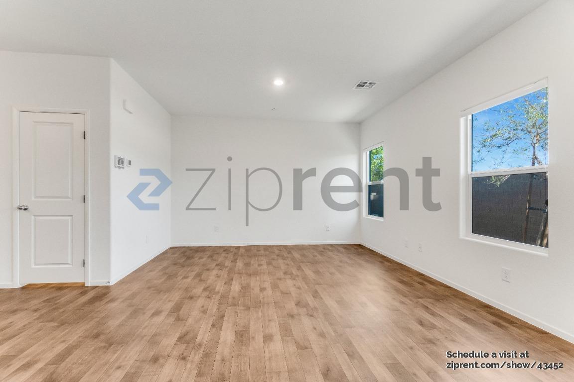 Building Photo - 4118 Lunar Cyn Ave
