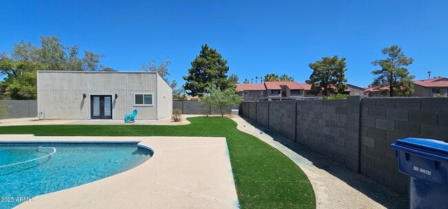 Building Photo - 642 W Plata Ave