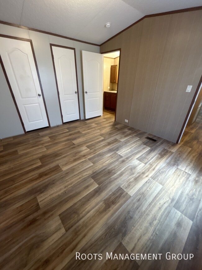 Building Photo - Eastern Villa Mhp