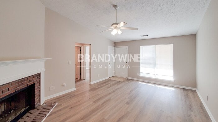 Building Photo - 505 Village Cir