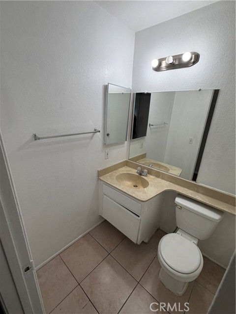 Building Photo - 369 N Eucalyptus Ave