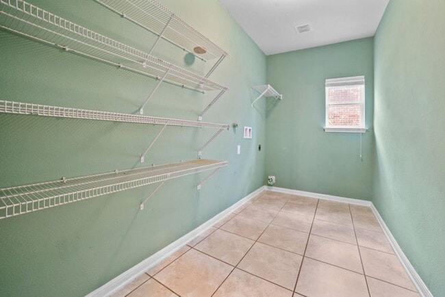 Building Photo - Gorgeous 4 Bed/ 3Bath house for rent! Avai...