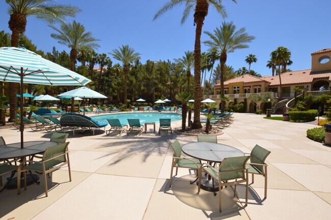Building Photo - Meridian - Newly Remodeled Luxury Condo Re...