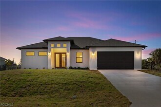 Building Photo - 3318 NE 13th Pl