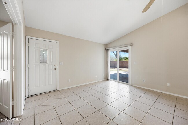Building Photo - 1025 W Jeanine Dr
