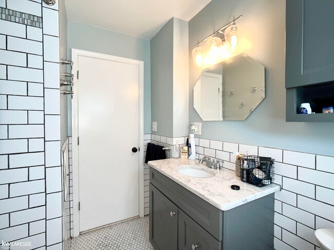 Building Photo - 421 N Edgeworth Ave