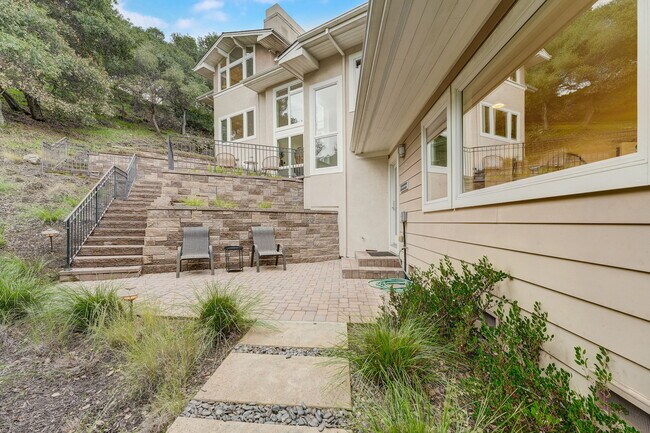 Building Photo - 140 Emerald Estates Ct