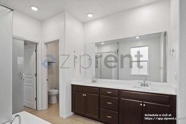 Building Photo - 1339 Sauvignon St